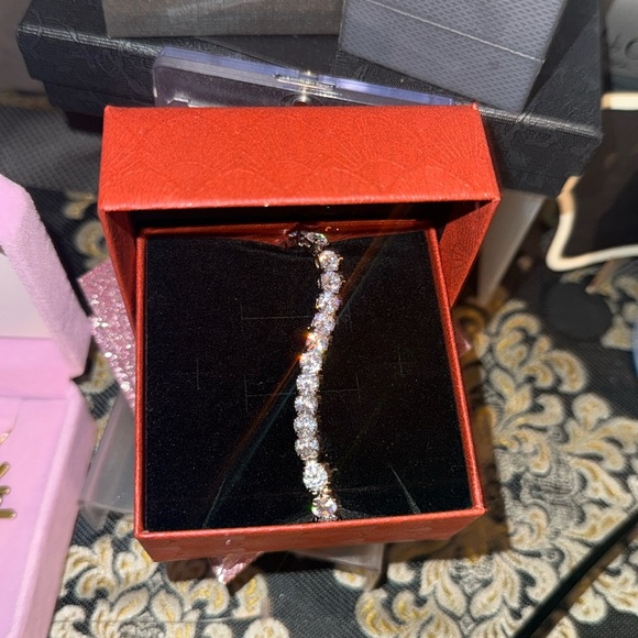 BUYERS APPRECIATION 10/31/25 @ 1 PM 2ND EVENT IS BACK 🎀🎗️BUY A LUXURY ITEM🥇🥈🥉 - Picture 13 of 16